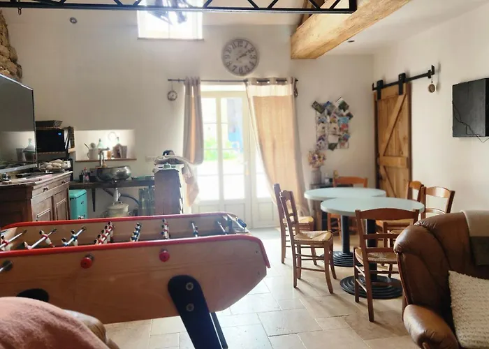 Les Naturelles Semesterbostad